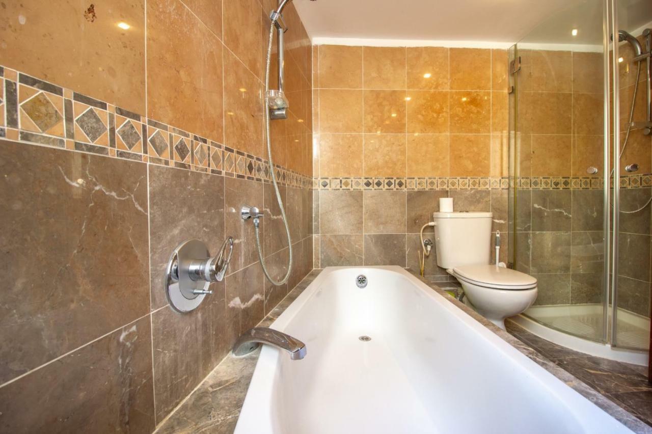 Art Apartment In Mamila Baitulmaqdis Luaran gambar