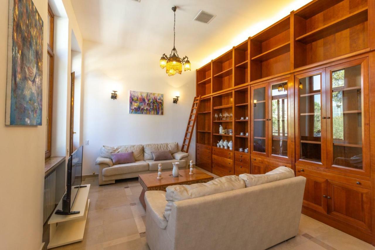 Art Apartment In Mamila Baitulmaqdis Luaran gambar