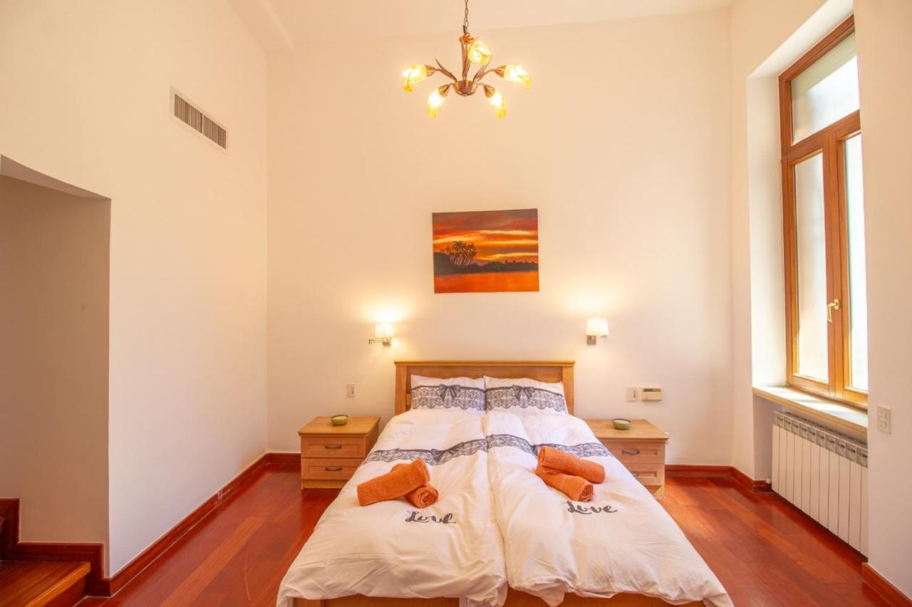 Art Apartment In Mamila Baitulmaqdis Luaran gambar
